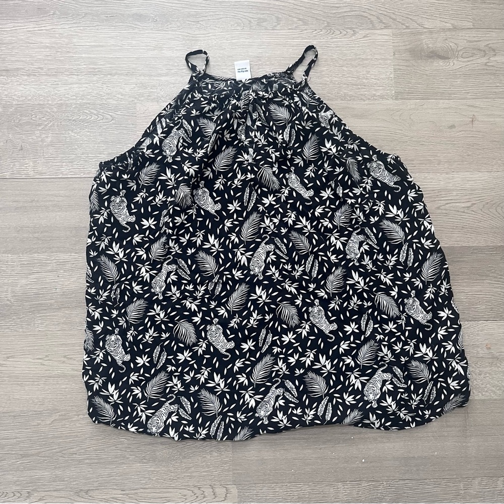 Old Navy Black and White Tiger Women’s top (s)